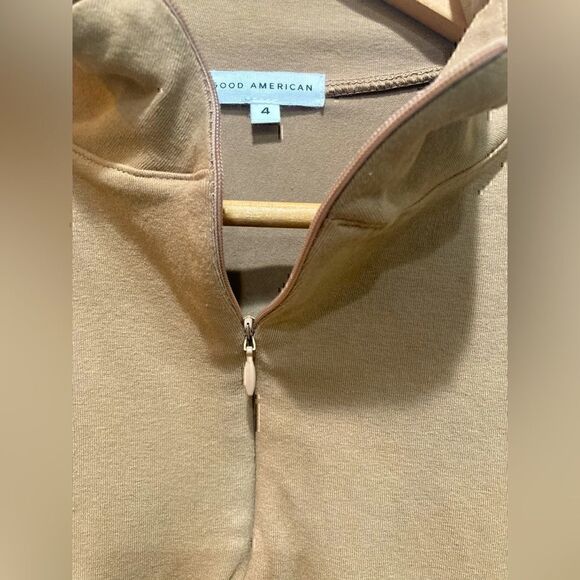 NWT Good American Essential Mock Neck Zip Top in Putty Size 4 (XL) - Picture 10 of 15